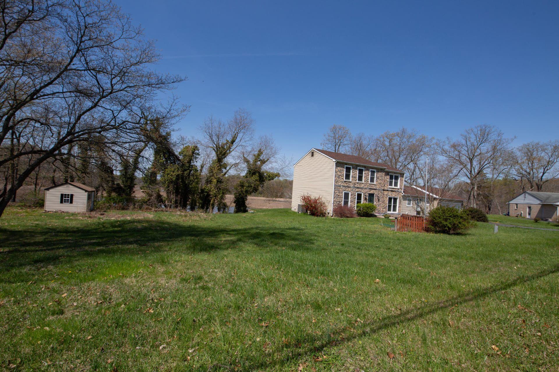 610 Country Club Road photo 3