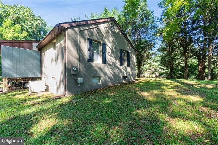211 E Wheel Road photo 32
