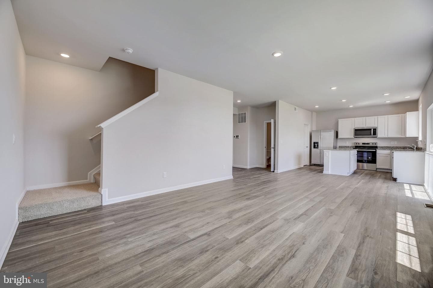804 Hyssop Court photo 6