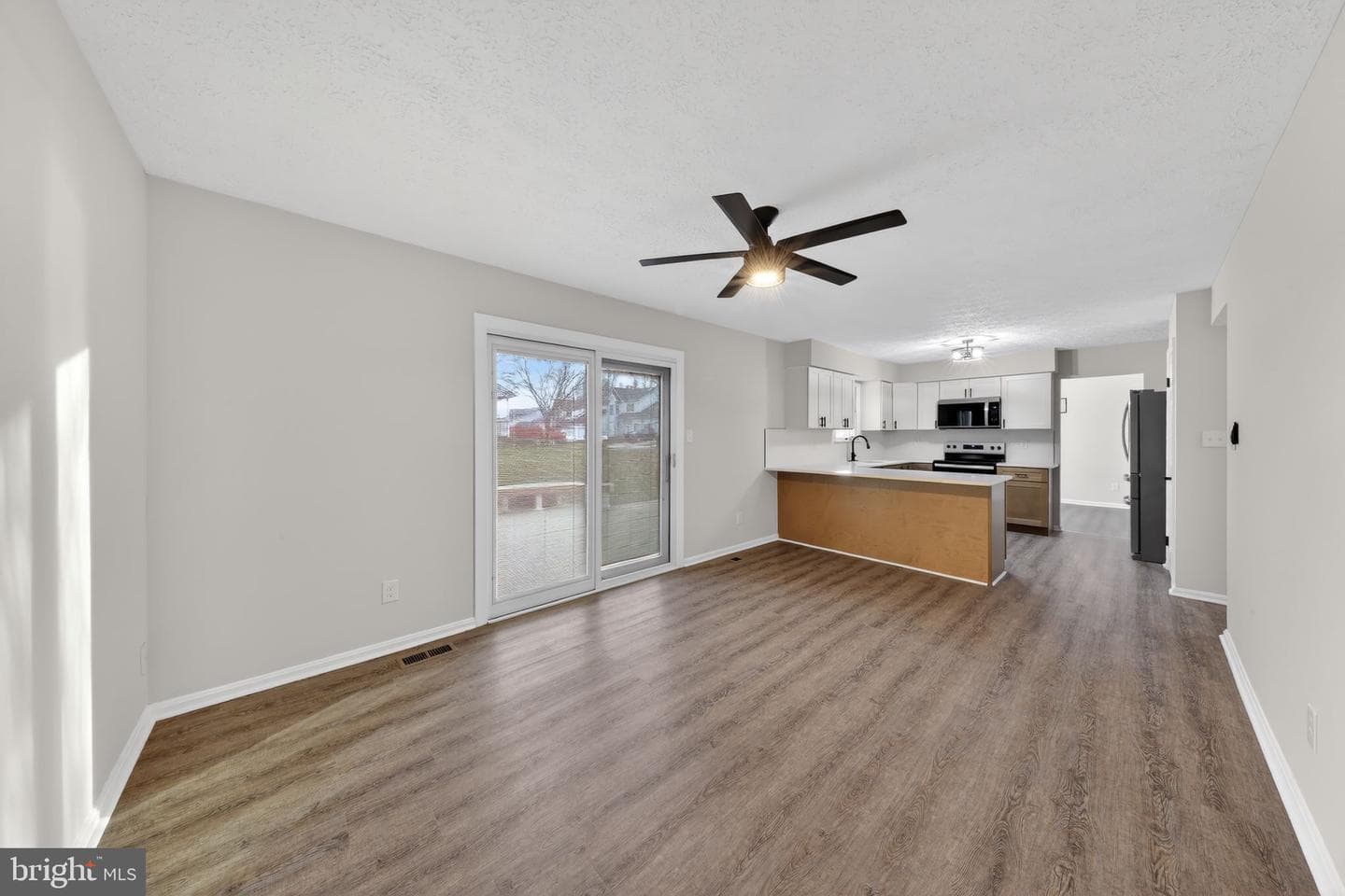 225 Heather Way photo 10