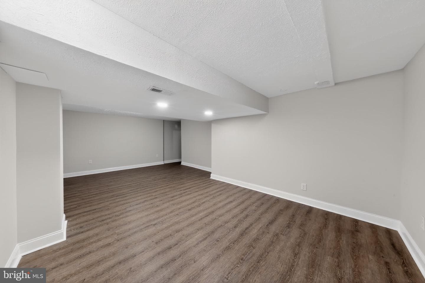 225 Heather Way photo 11