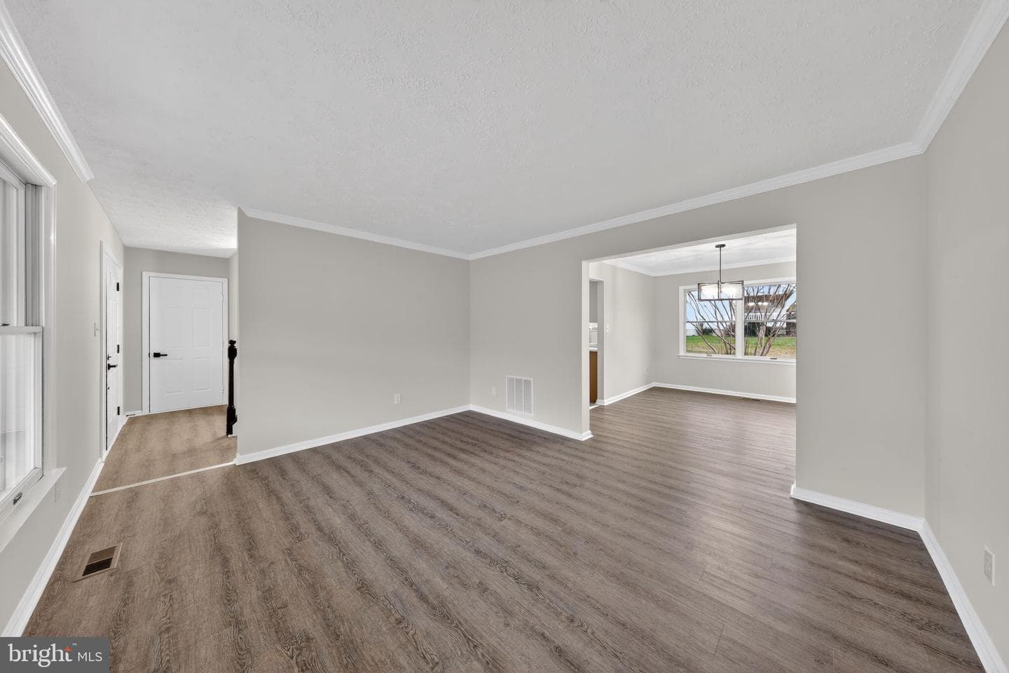 225 Heather Way photo 12