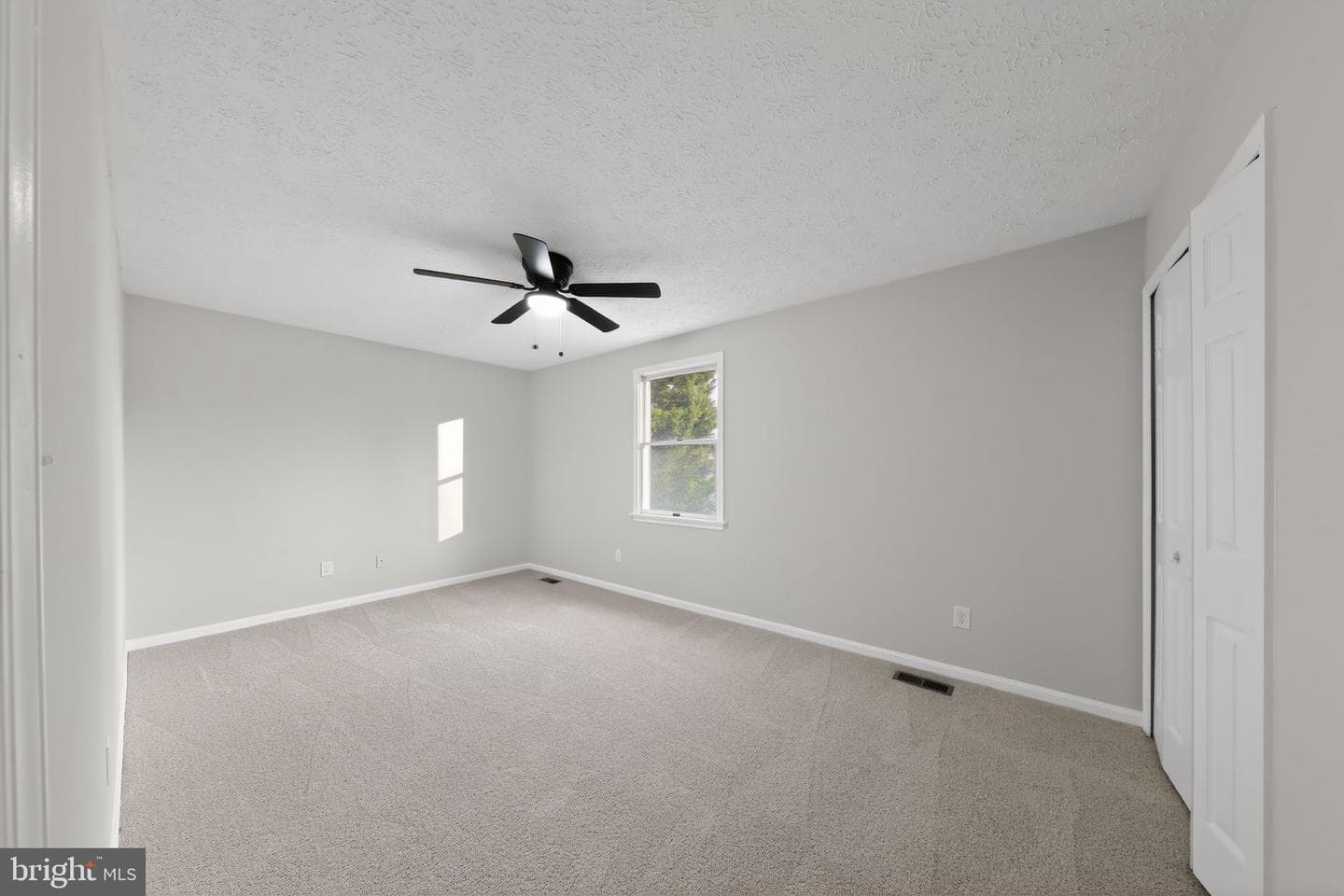 225 Heather Way photo 17