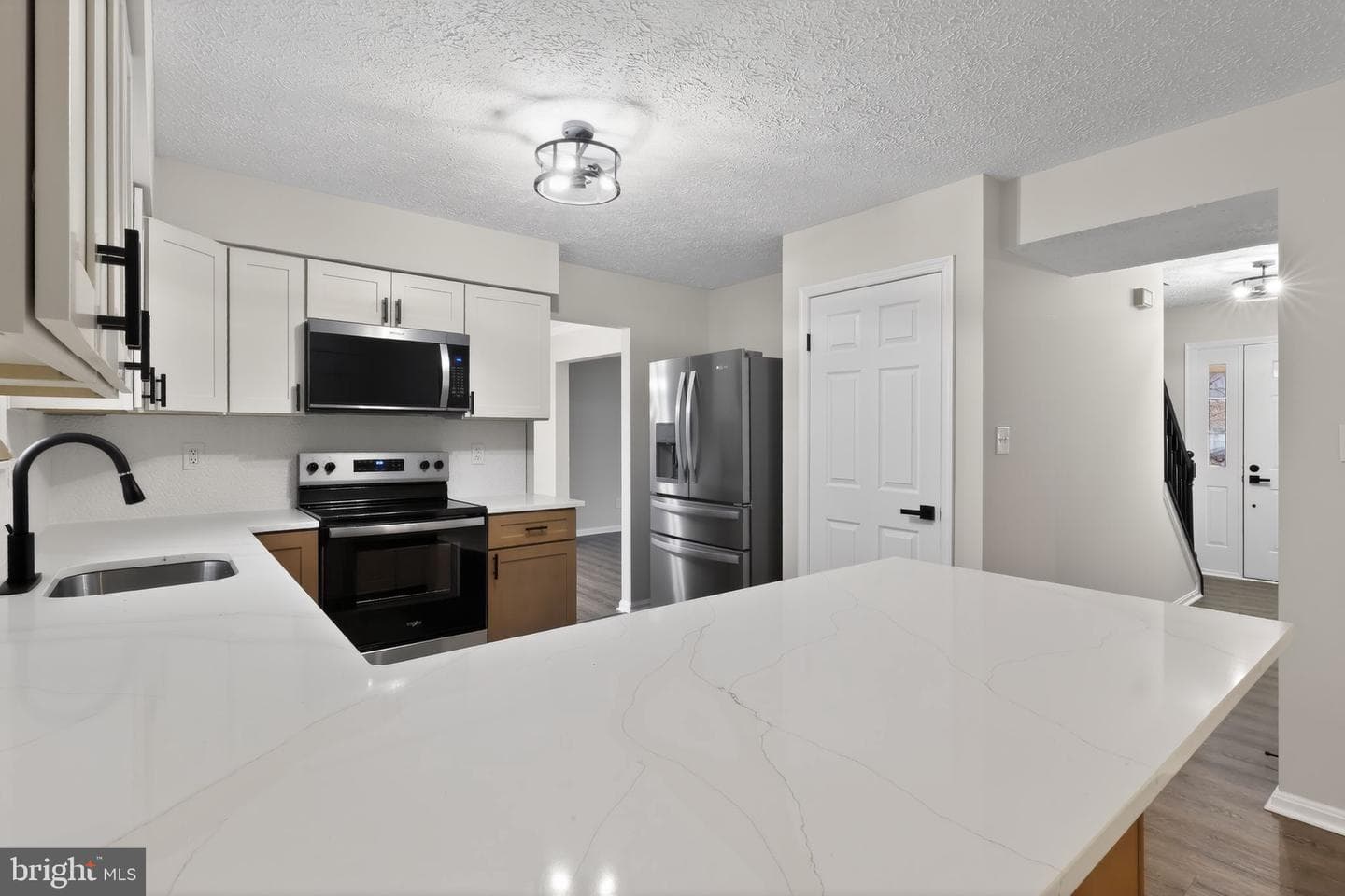 225 Heather Way photo 4