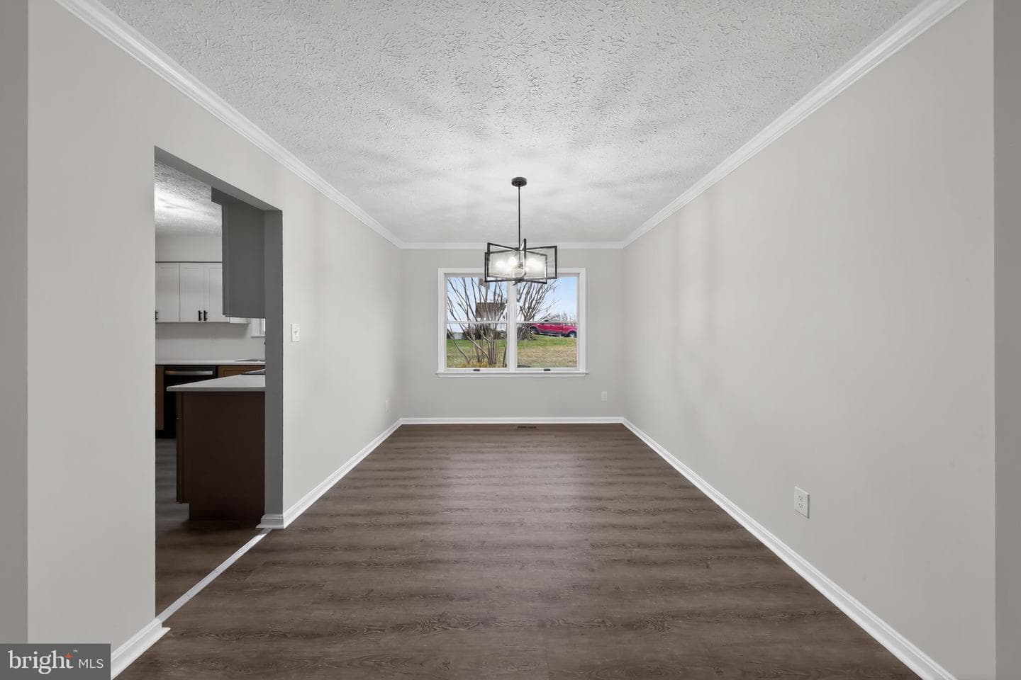 225 Heather Way photo 7