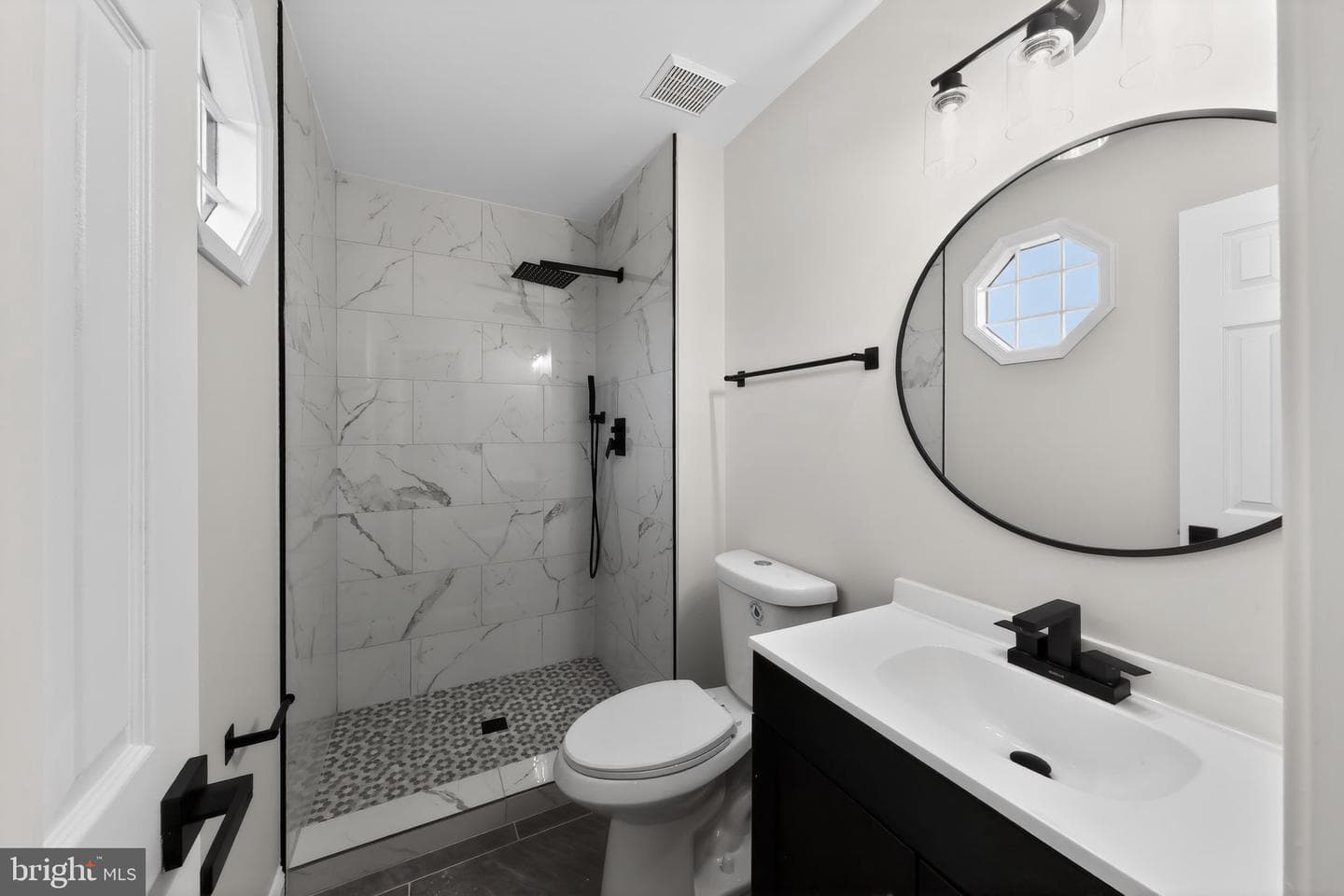 225 Heather Way photo 9