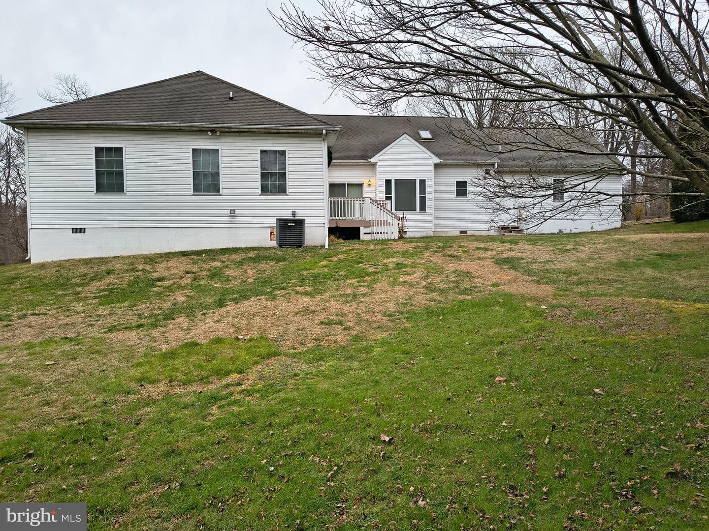 1604 S Tollgate Road photo 4