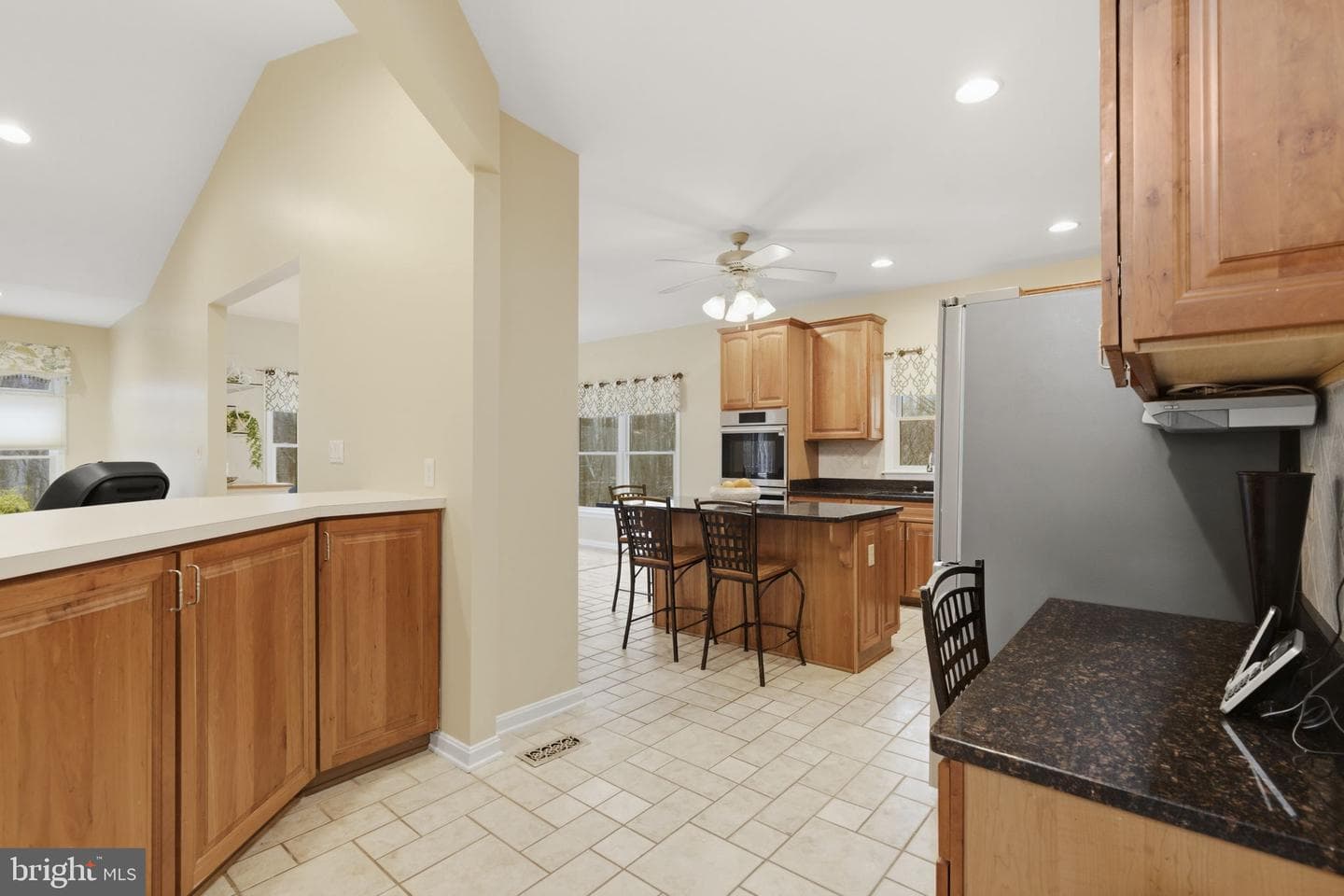 922 Sidehill Drive photo 12