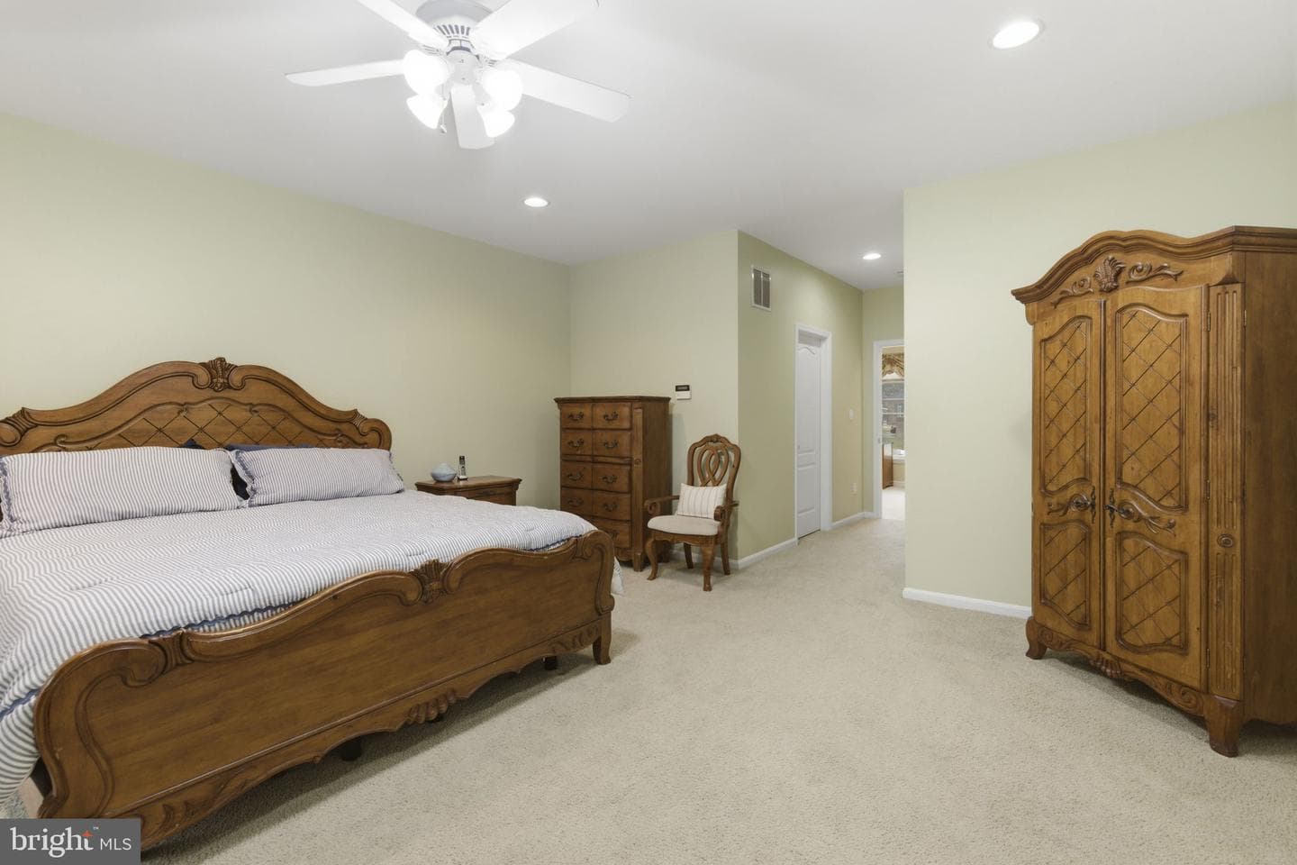 922 Sidehill Drive photo 23