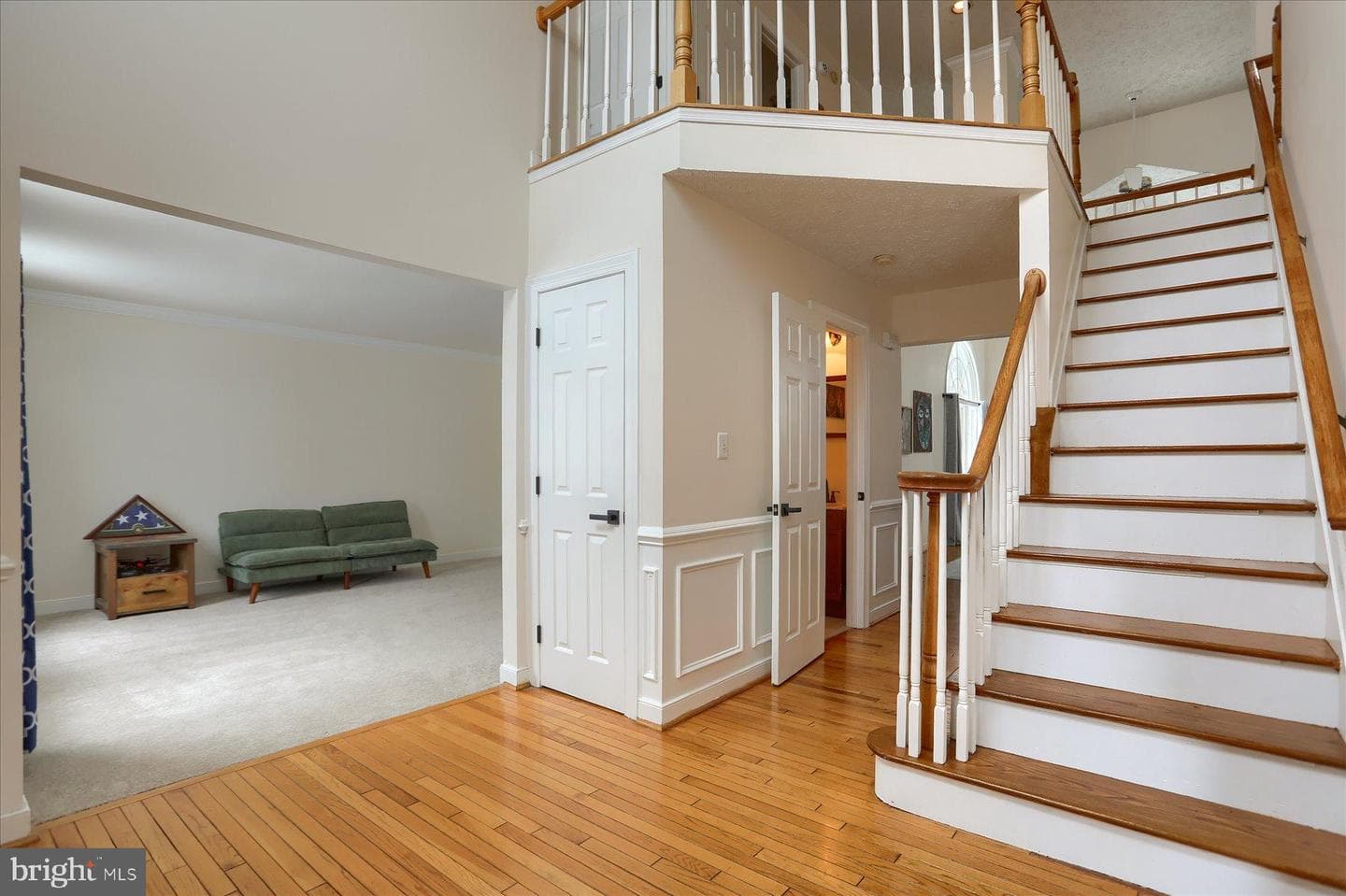 434 Dellcrest Drive photo 2