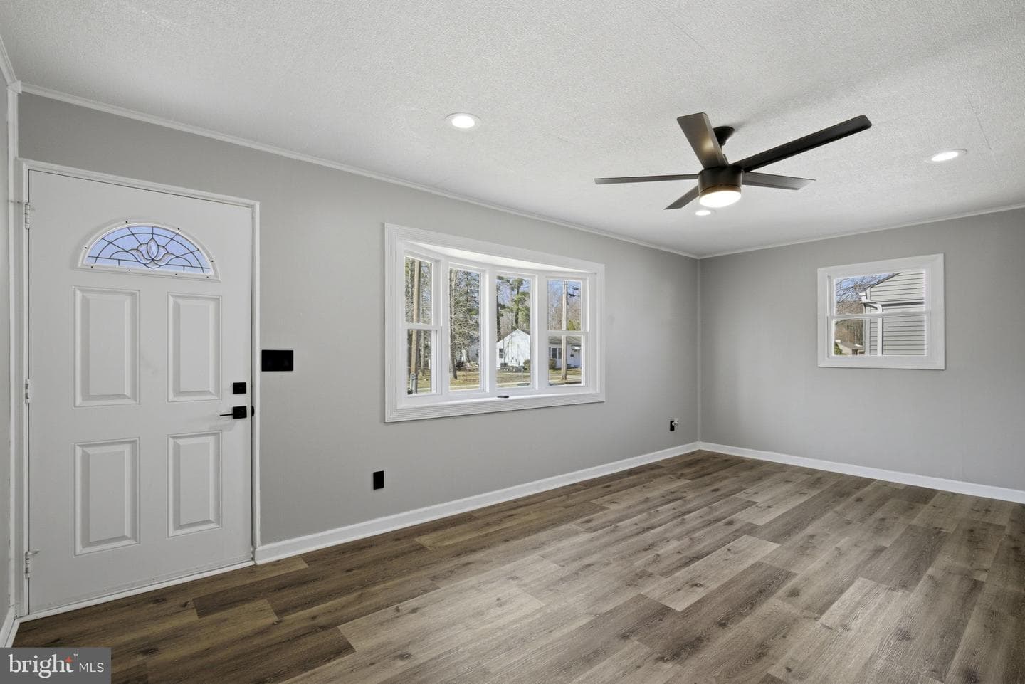 687 Plater Street photo 2