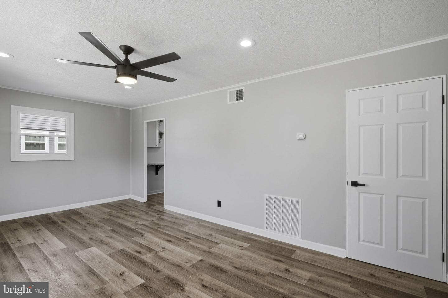 687 Plater Street photo 3
