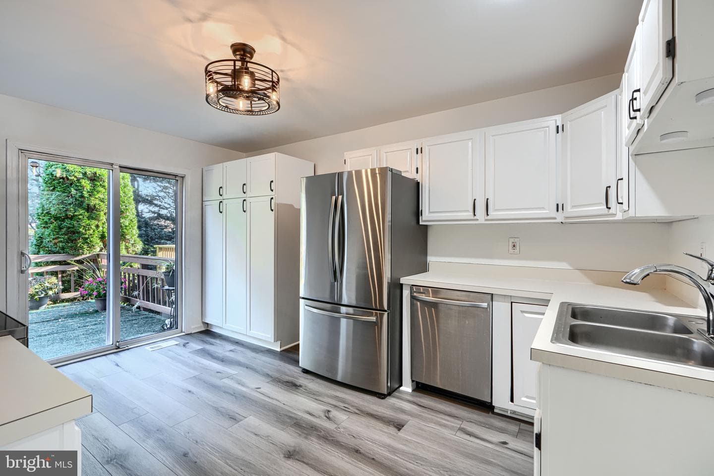 1204 Athens Court photo 15