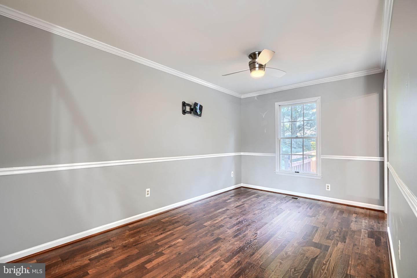 1204 Athens Court photo 9