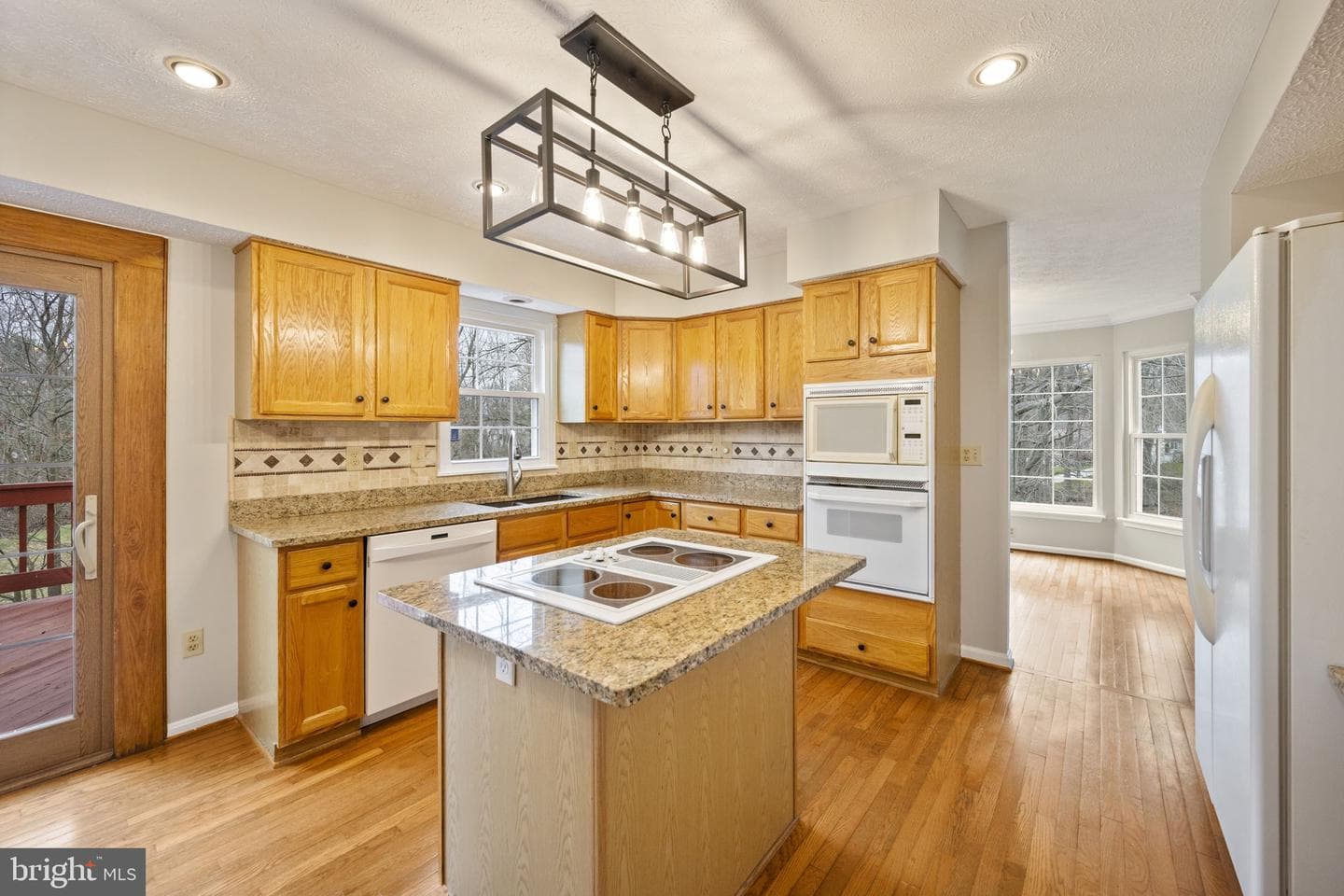 822 Lancaster Drive photo 6