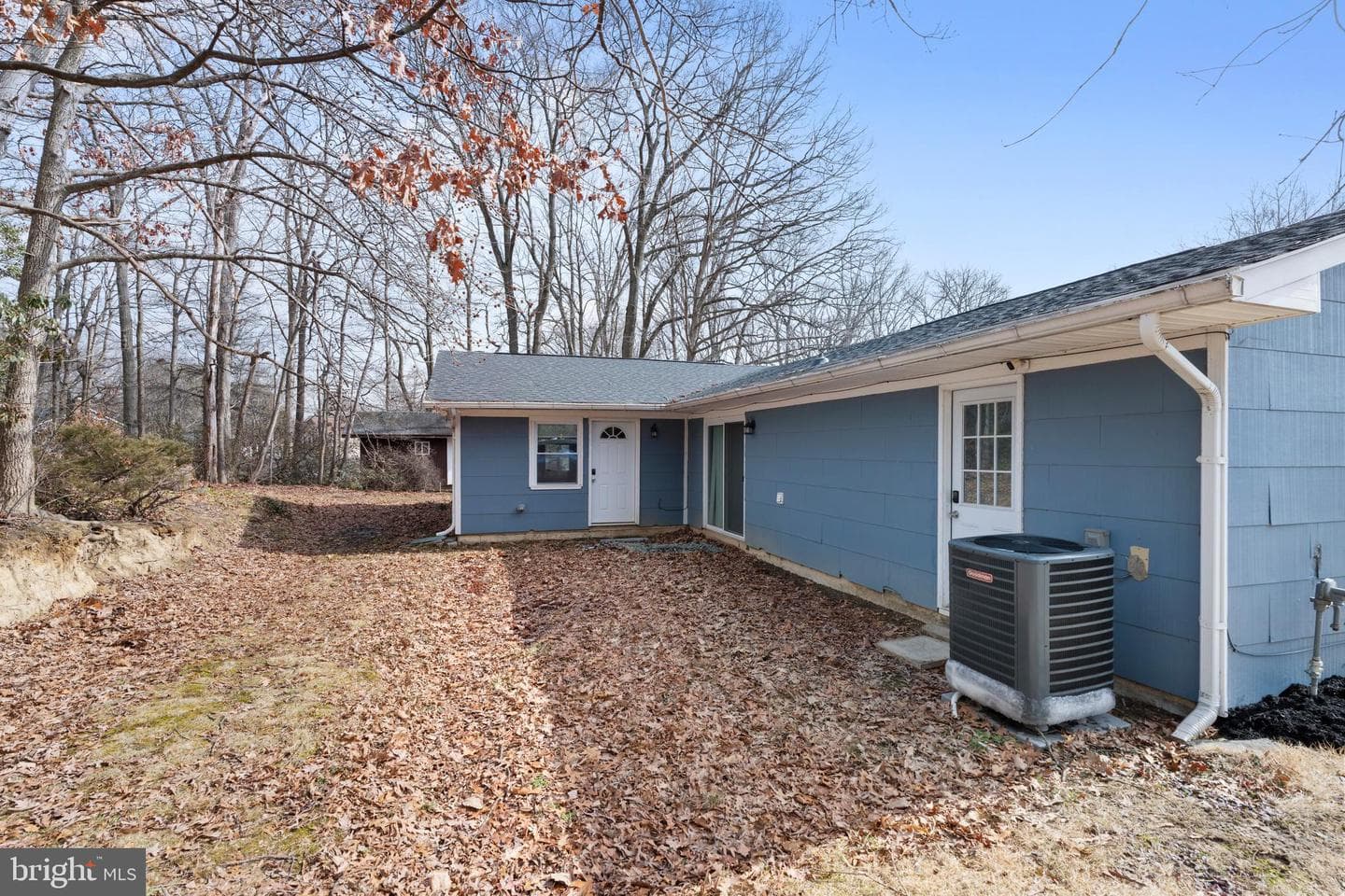 311 Summerfield Court photo 37