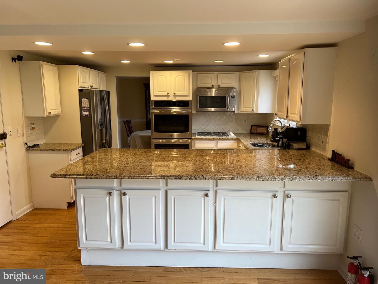 614 Camelot Drive photo 4