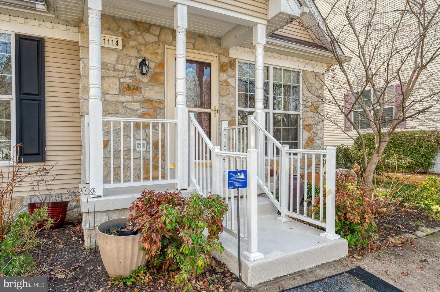 1114 E Viking Court photo 2