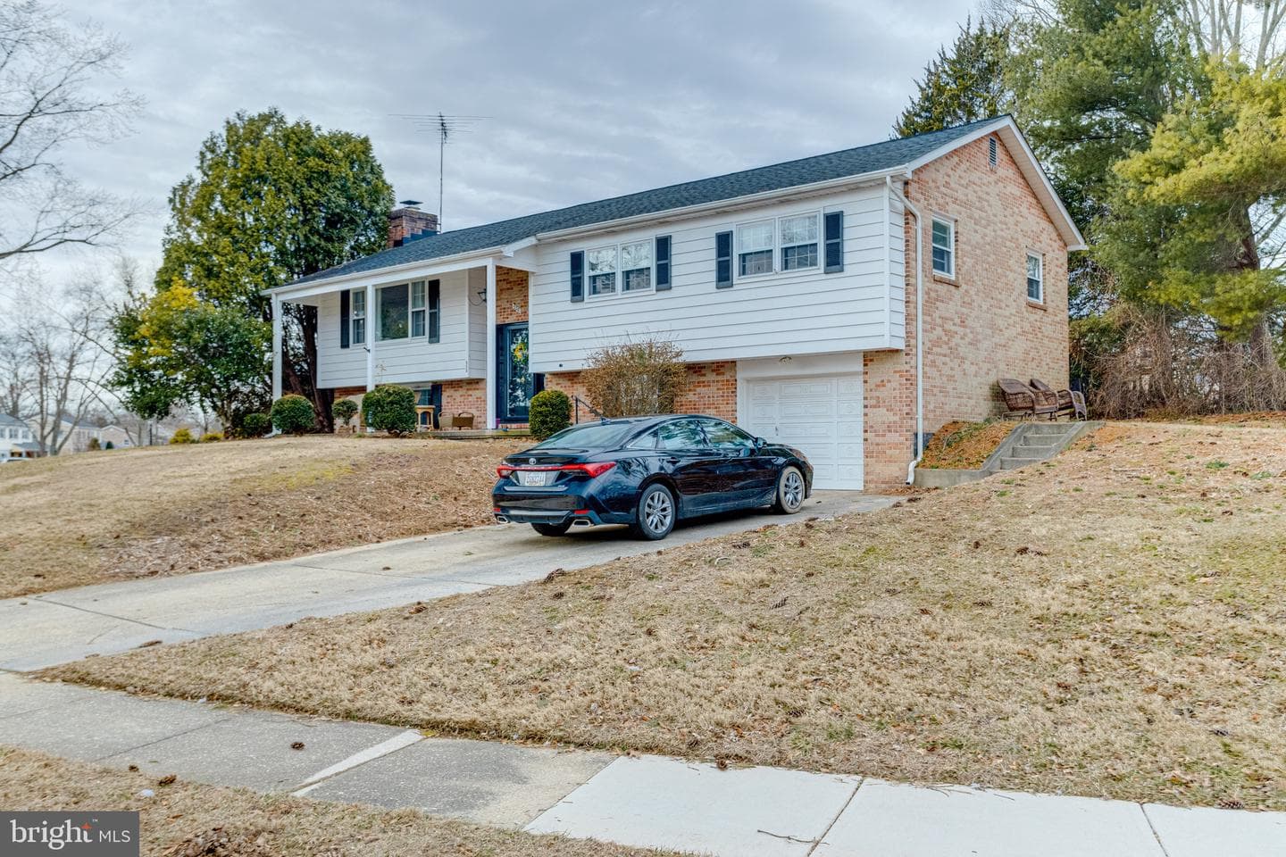520 Woodbury Way photo 2
