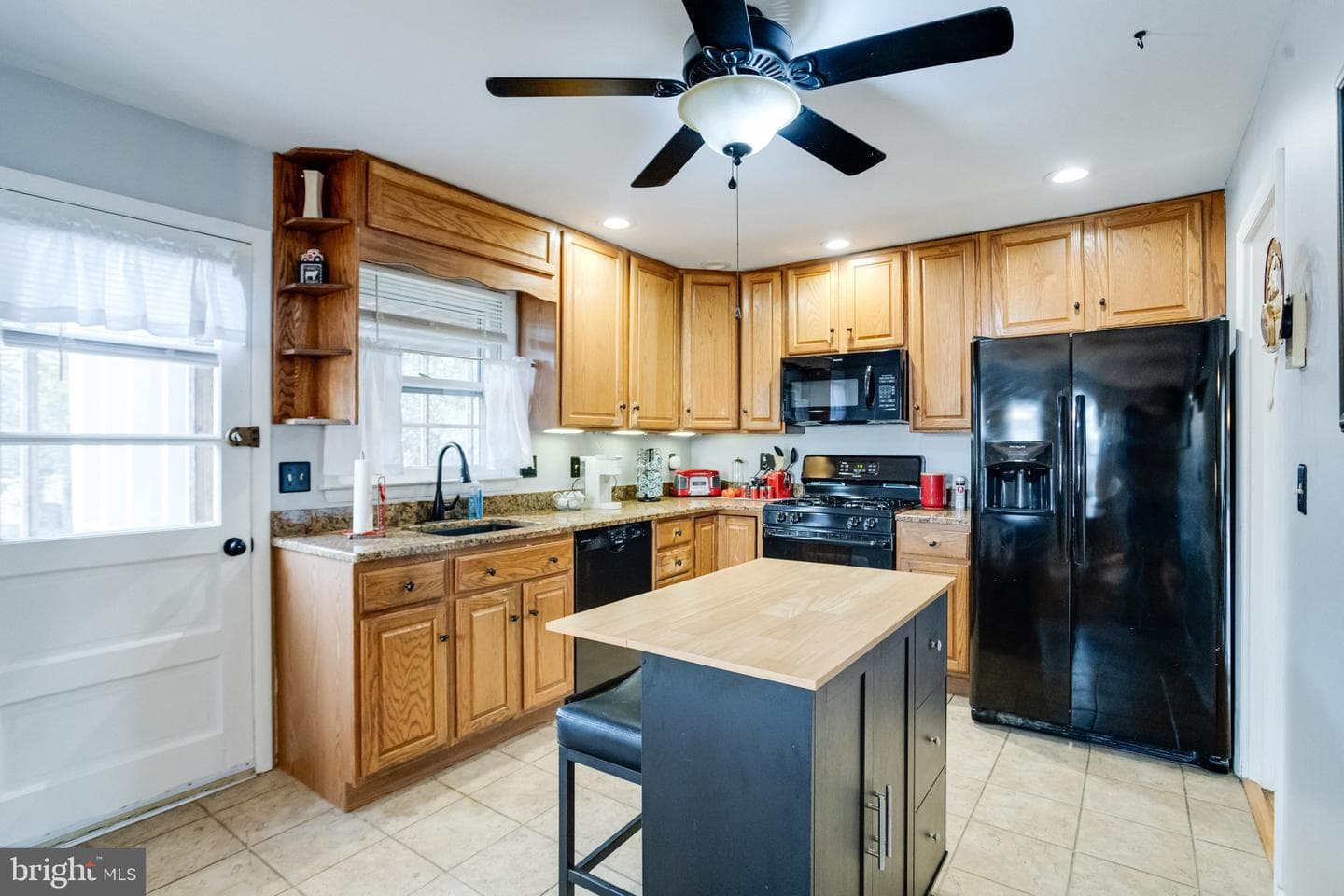 520 Woodbury Way photo 20