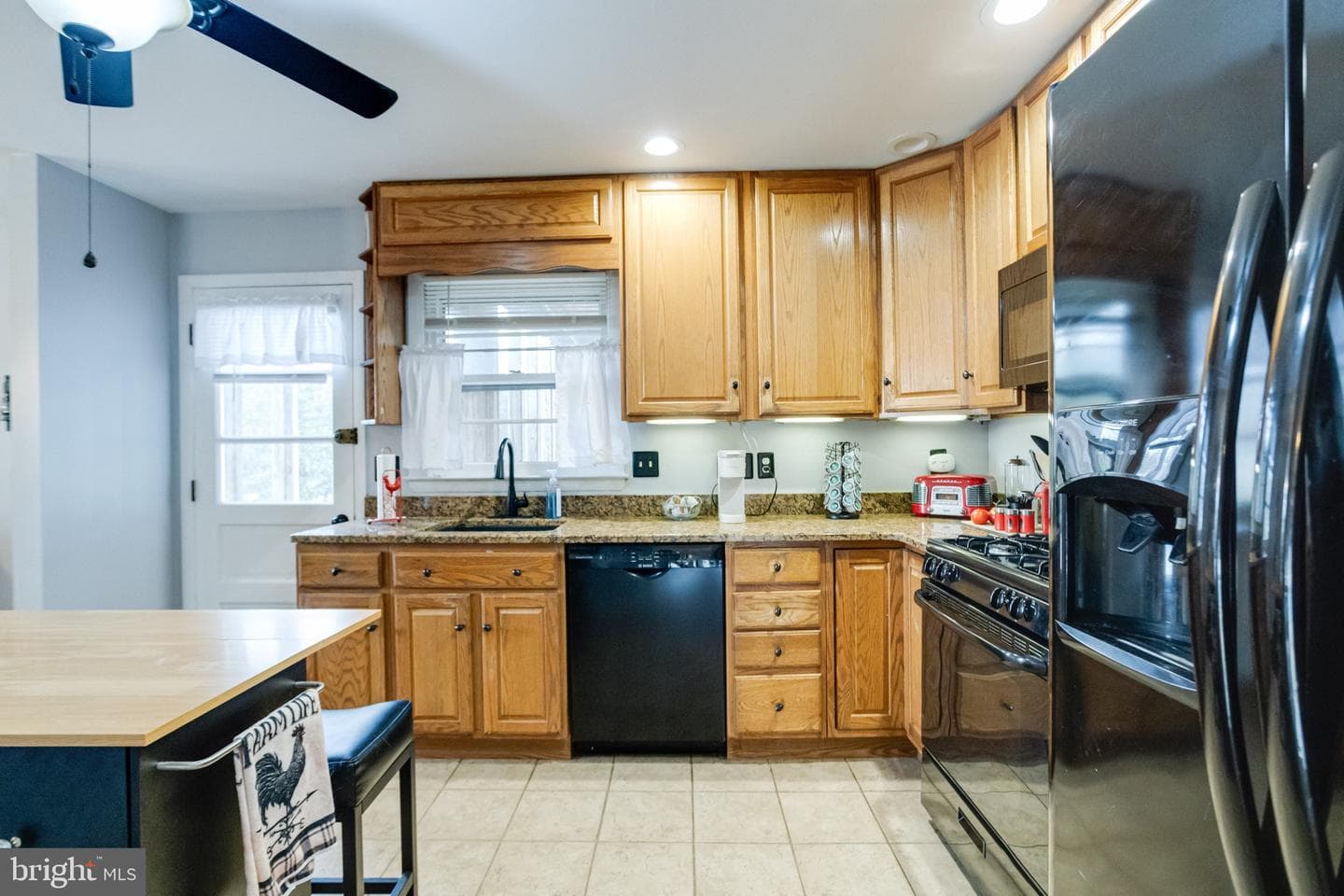 520 Woodbury Way photo 25