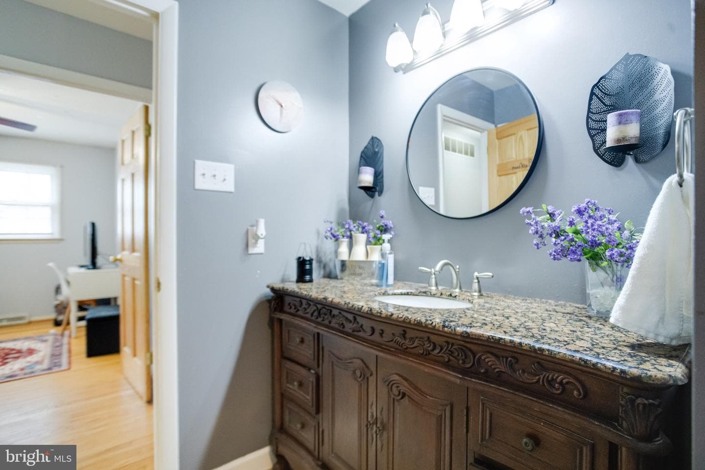 520 Woodbury Way photo 31