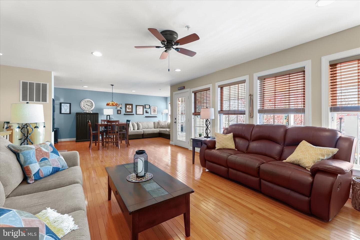 904 W Baker Avenue photo 74