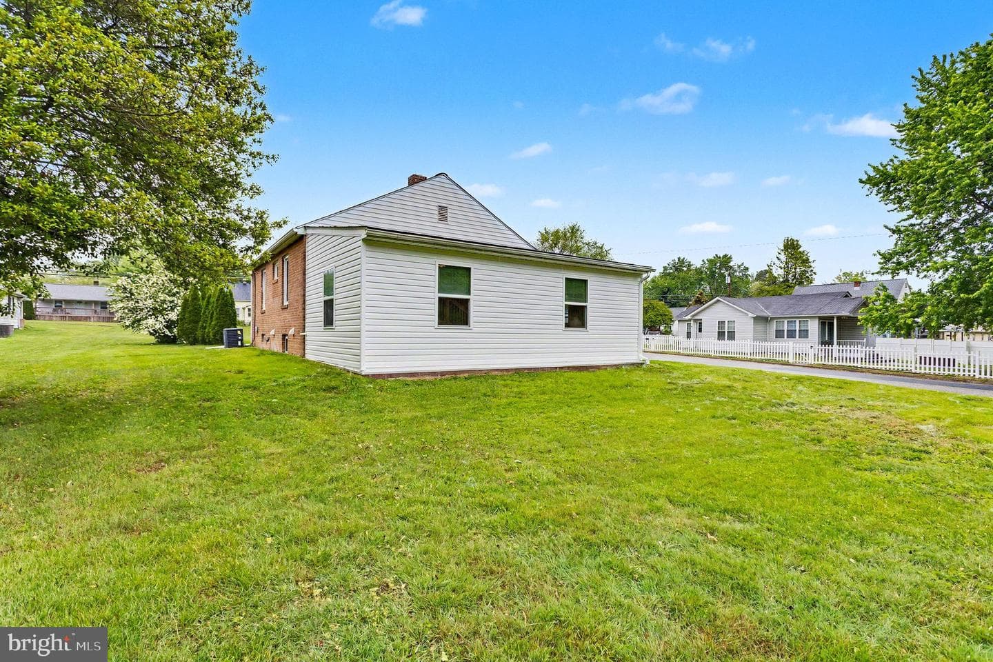 403 Edmund Street photo 26