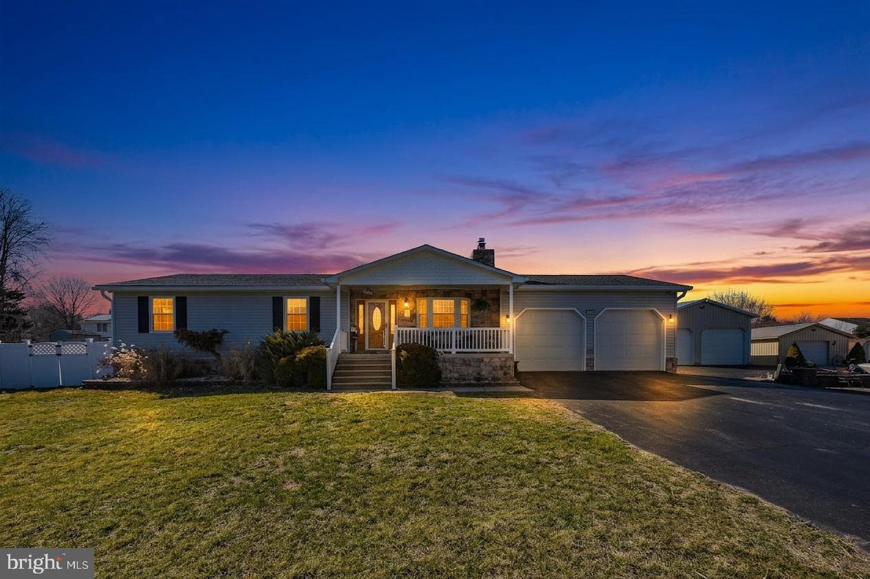 716 Paradise Road photo 3