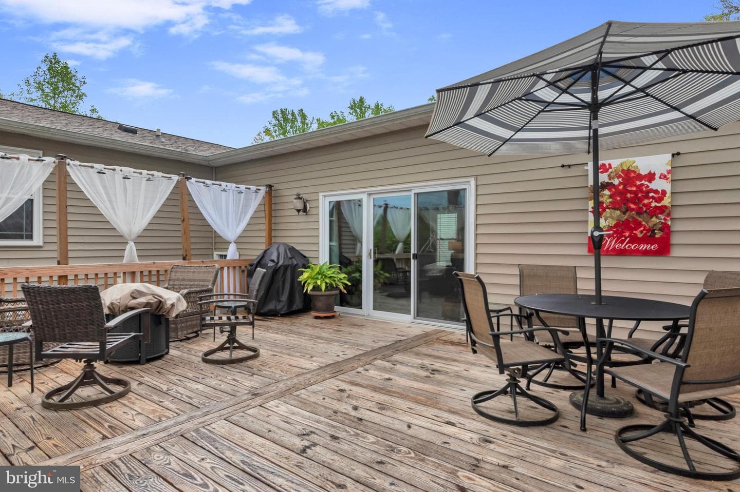 208 Yellow Brick Court photo 38