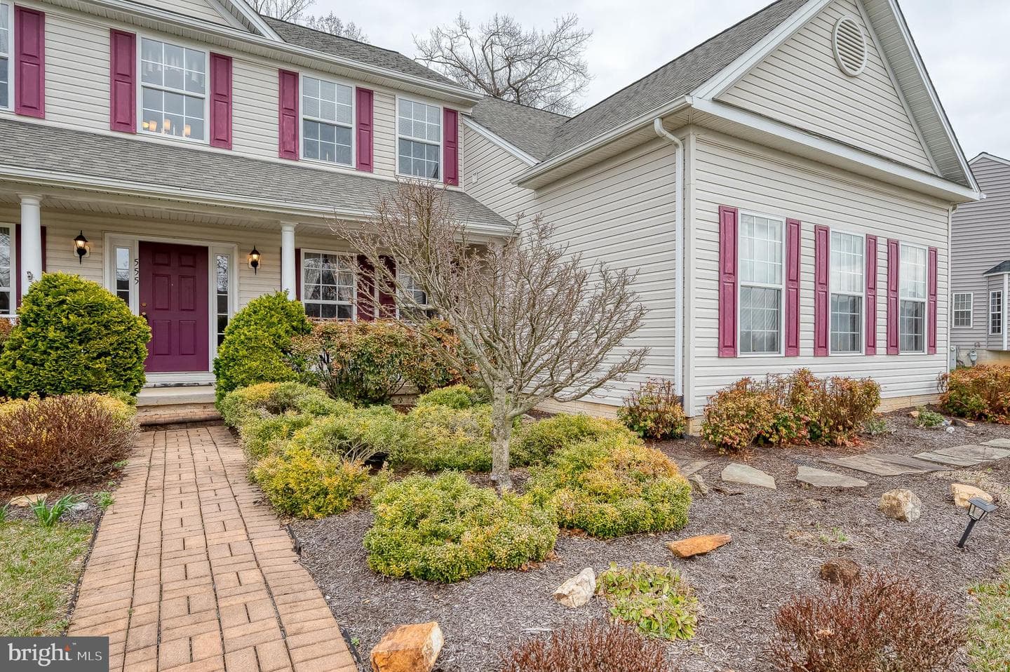 555 Beards Hill Road photo 104