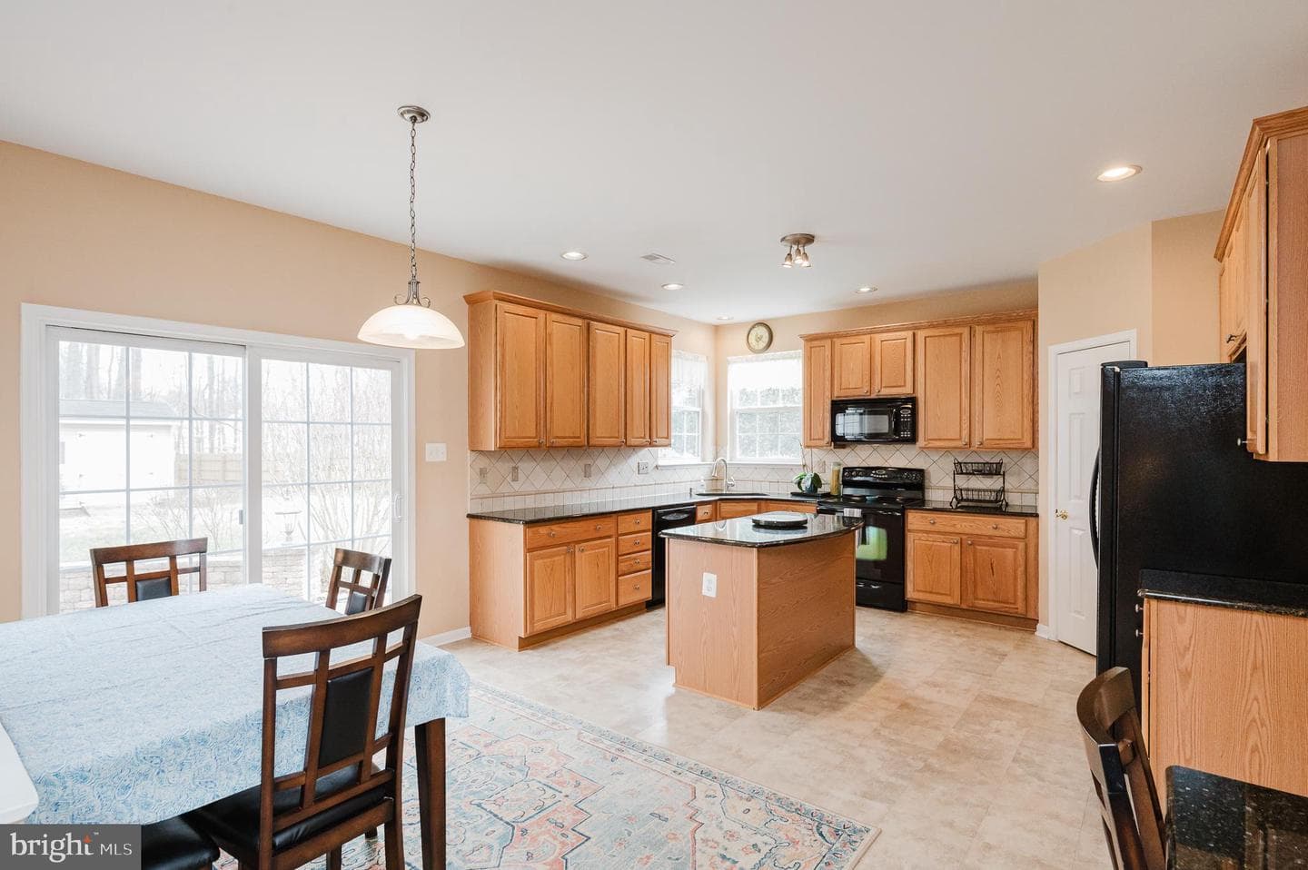 555 Beards Hill Road photo 23