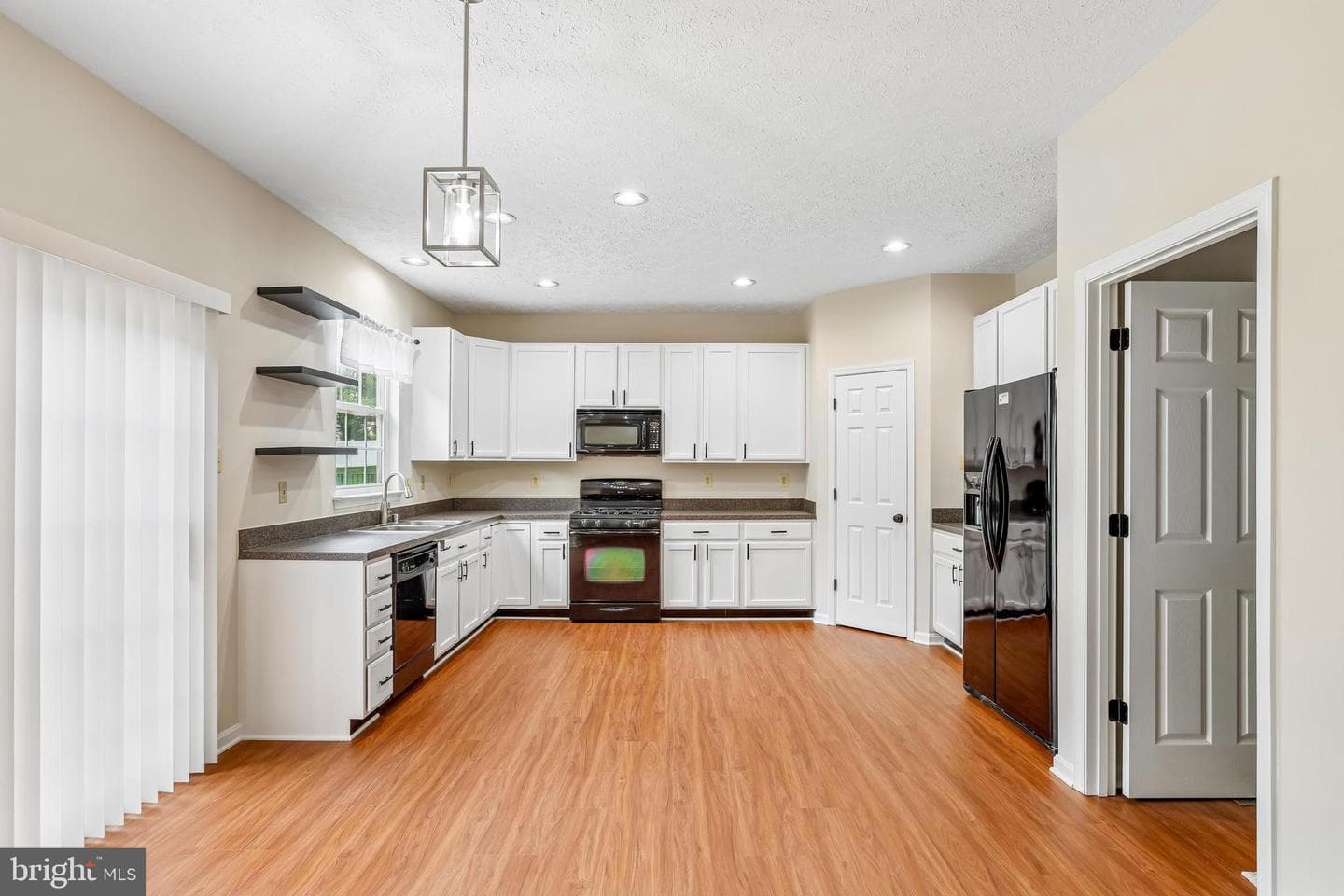 1402 Hilscher Court photo 10