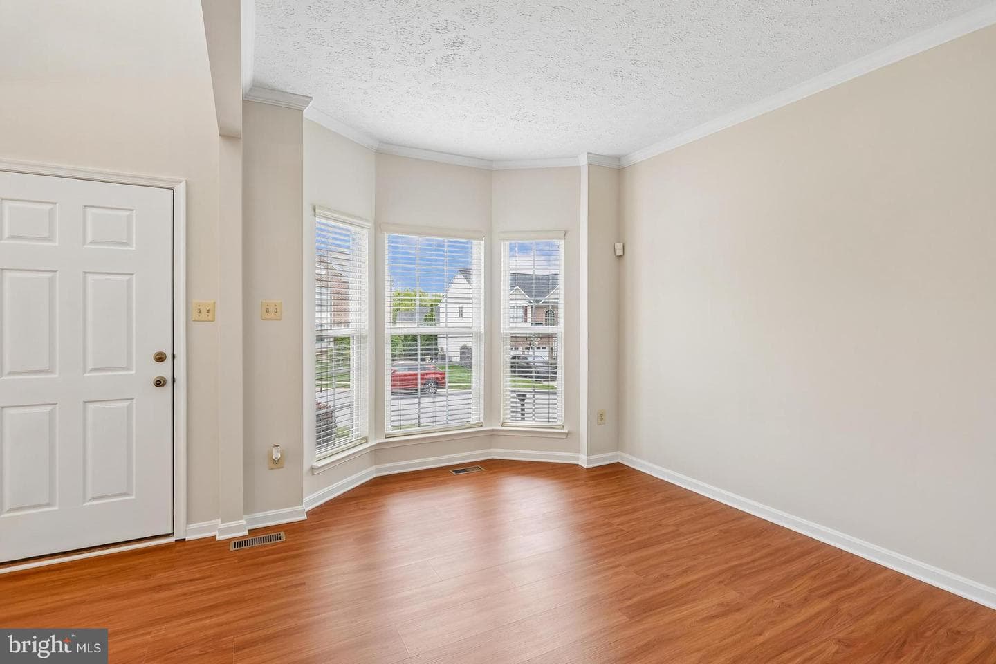 1402 Hilscher Court photo 6