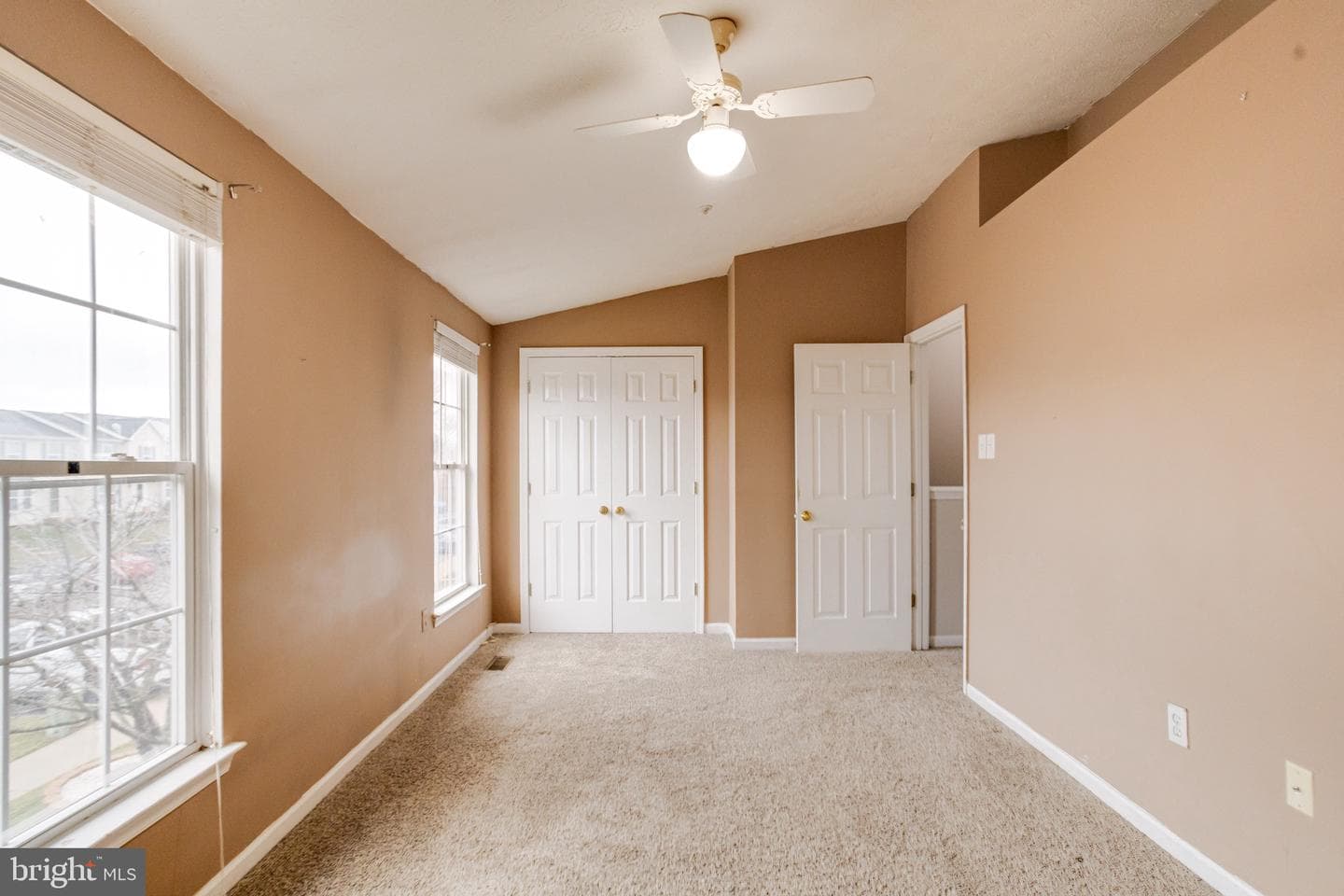 943 Lynham Court #943 photo 24