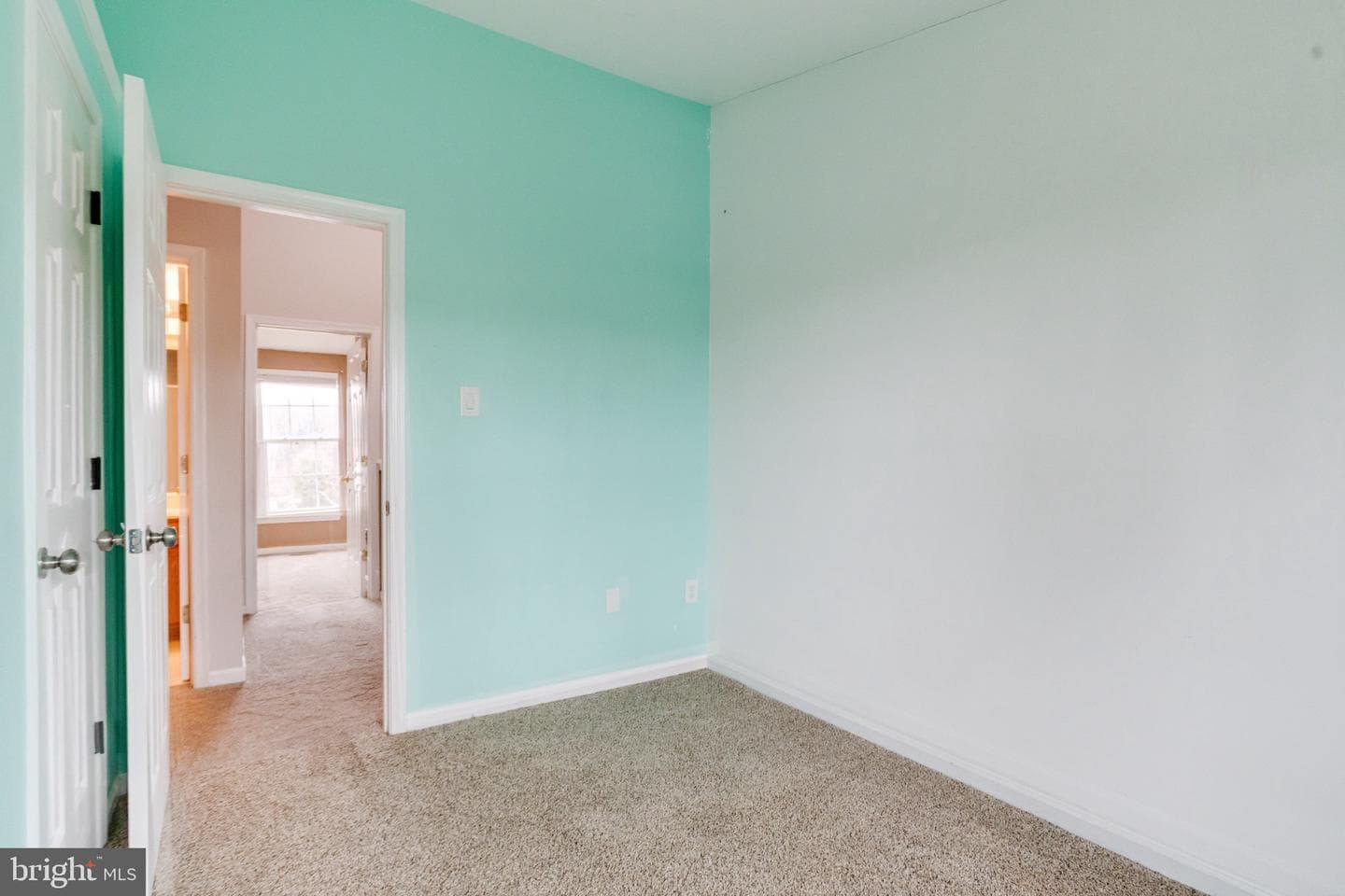 943 Lynham Court #943 photo 31