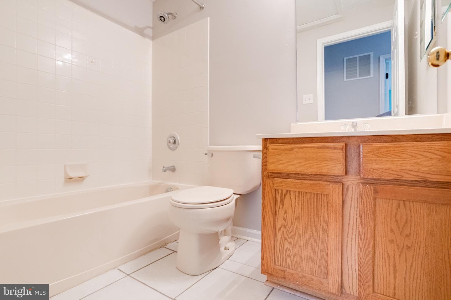 943 Lynham Court #943 photo 39