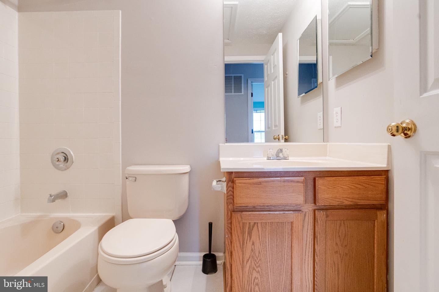 943 Lynham Court #943 photo 40