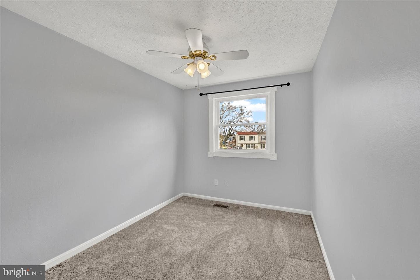 128 Ravenswood Court photo 11