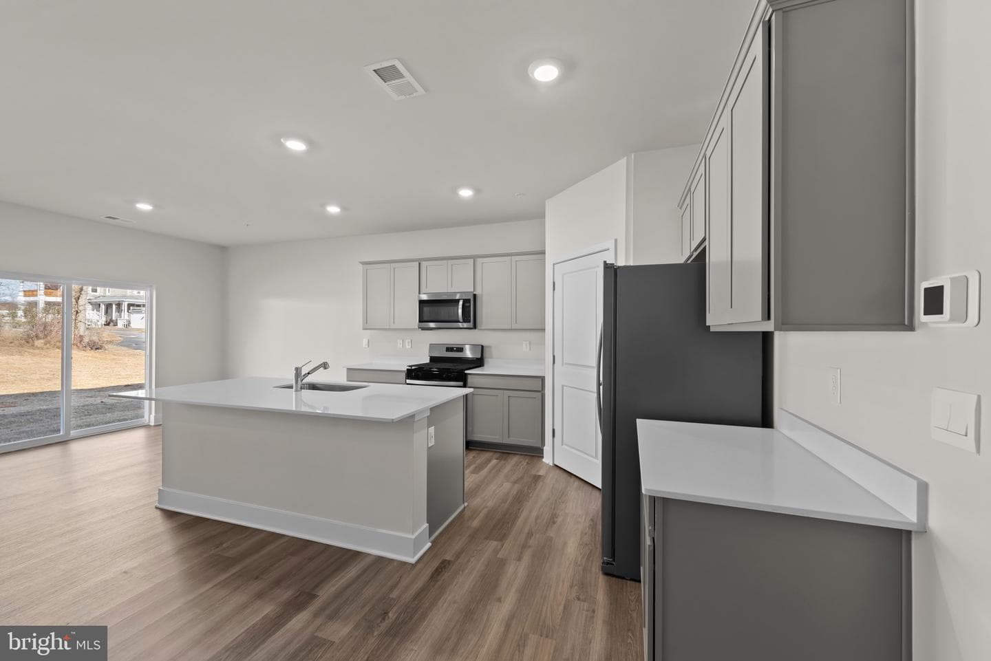 801 Hyssop Court photo 8