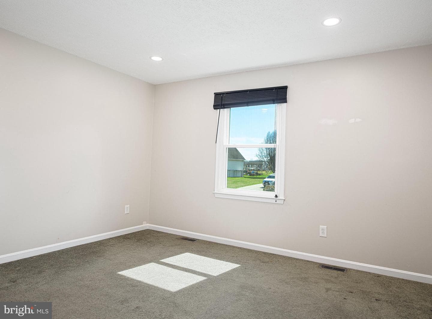 756 Everist Drive photo 22