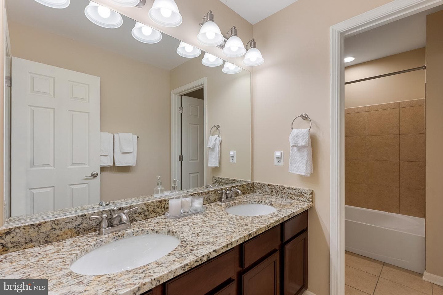 232 Mohegan Drive photo 15