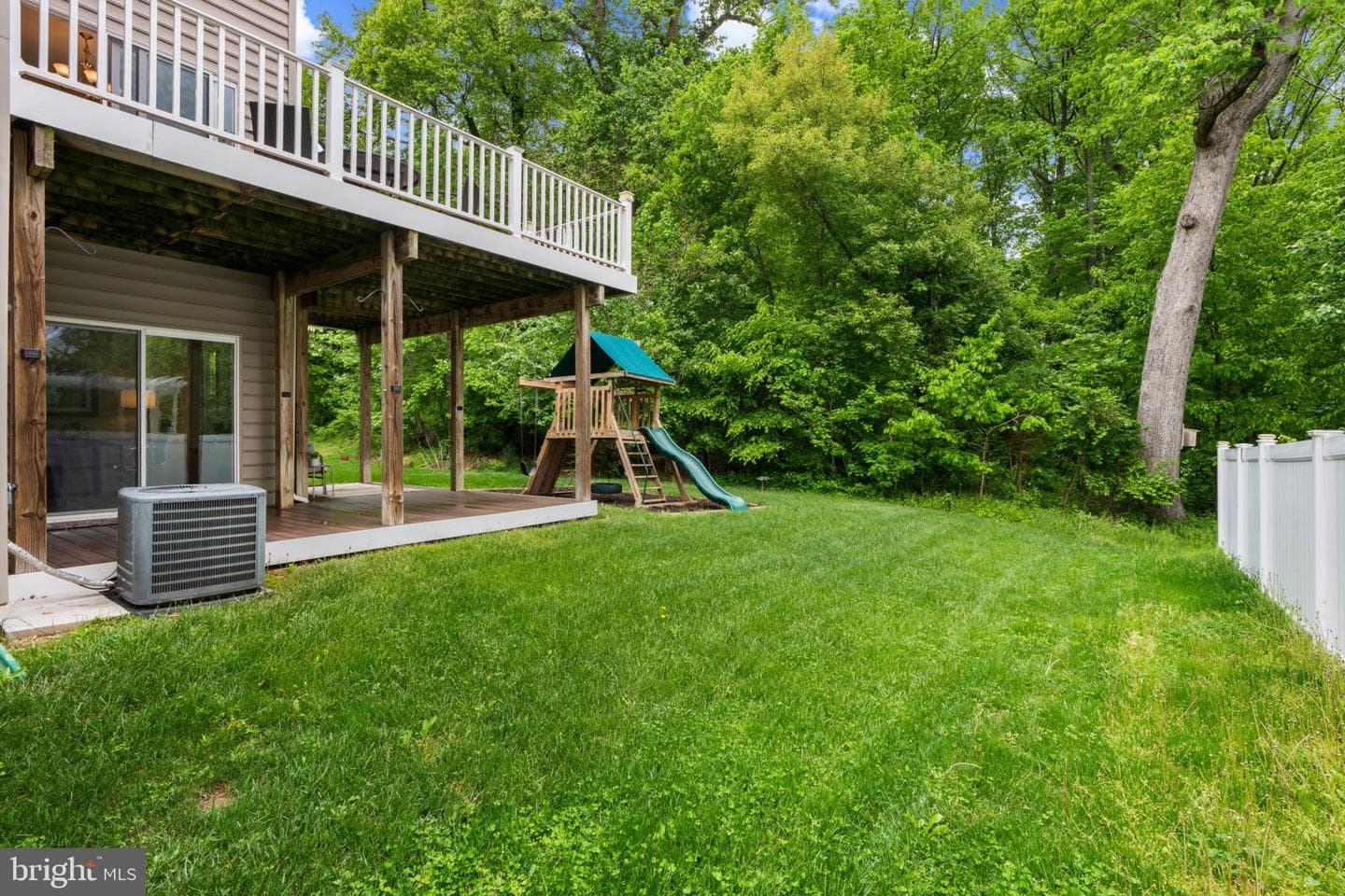 232 Mohegan Drive photo 31