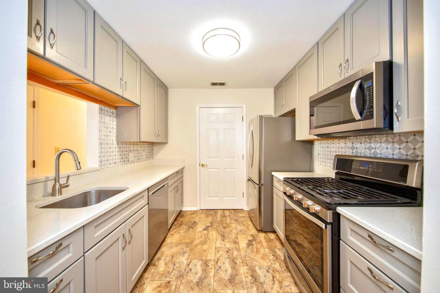 302 Canterbury Road #302-J photo 4