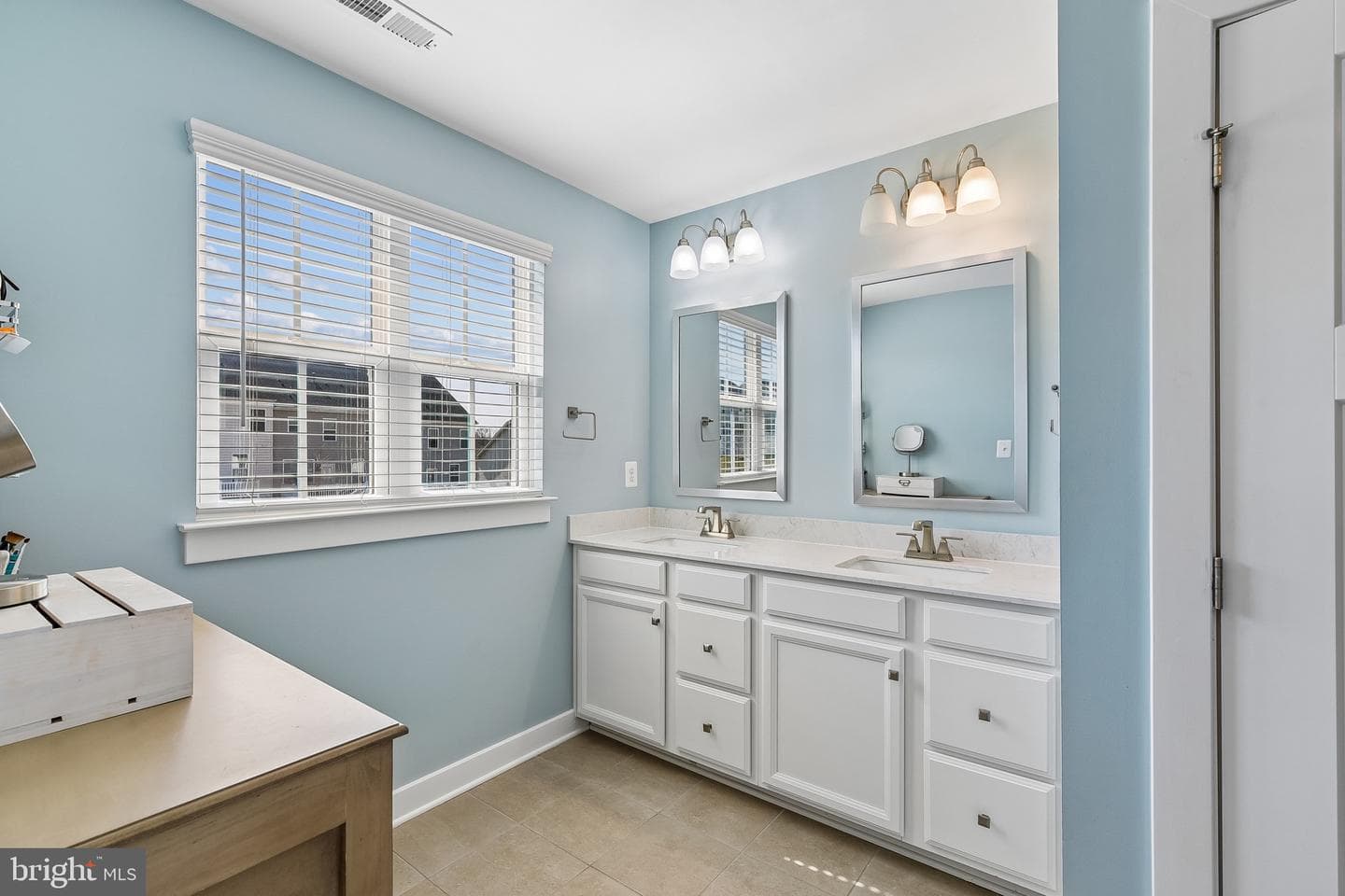 637 Iron Road photo 21