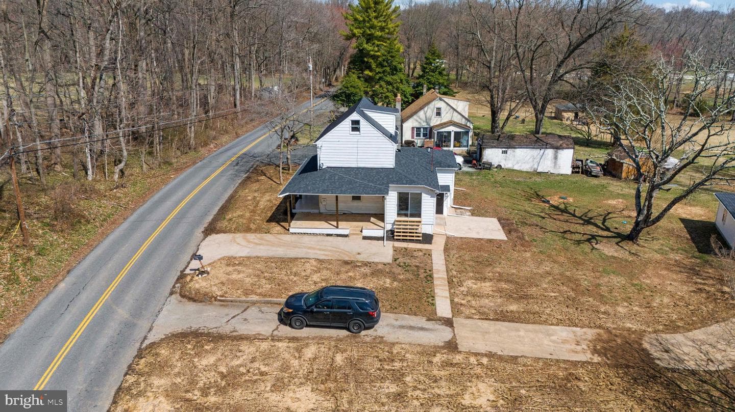541 Robinhood Road photo 40