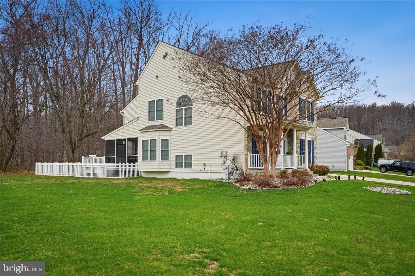 41 Saturn Drive photo 42