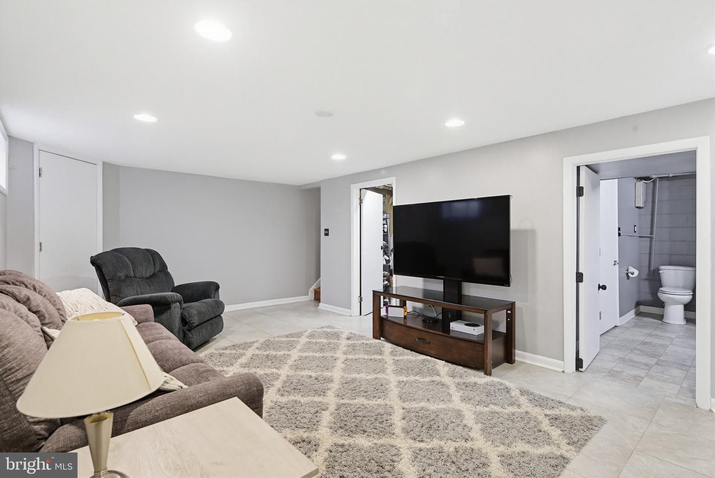620 Lee Way photo 21
