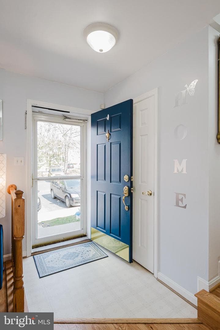 304 Sunray Court photo 3