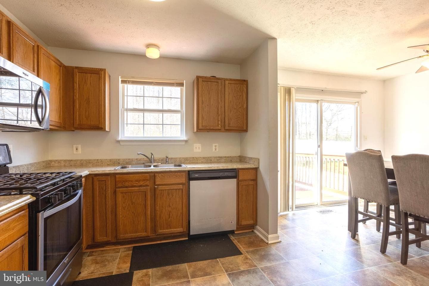1113 Walnut Hill Court photo 14
